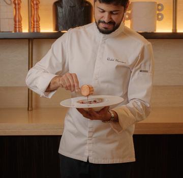 LET'S WRITE THE MAGIC OF THE HOLIDAYS TOGETHER AT LE BAYADÈRE